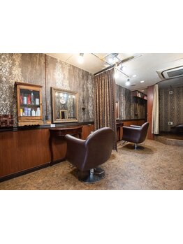 落ち着いた雰囲気の店内であなただけのサロンタイムを♪プライベート空間で、特別な時間をご提供＊