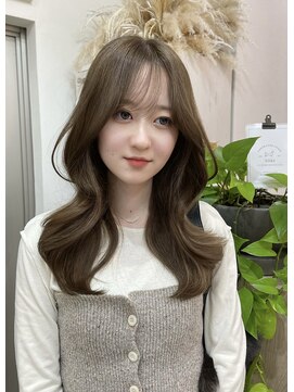 トキ(TOKI) オリーブベージュ×レイヤーカット