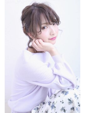 フロール(florun) 【florun,】ゴールドピン×ネジネジアレンジ