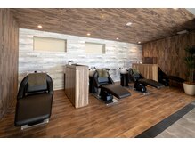 フルフラットによる最高級のシャンプーベット完備