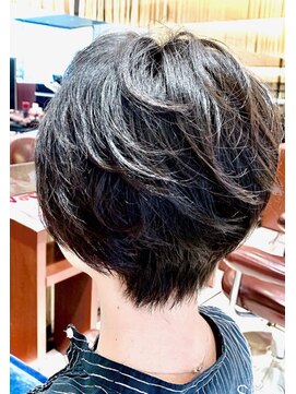 アイフィールアヴェダ 船堀店(i feel AVEDA) 【中村】直毛でもクセ毛でも対応!骨格矯正ショートボブ☆