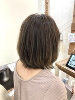 シュリンプイッチョウメモコ(SHRIMP一丁目moco) 白髪ぼかしハイライト