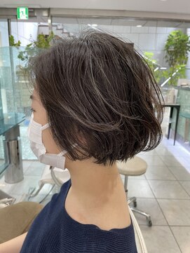 クオーター(QUARTER) ナチュラルボブパーマくびれスモーキーアッシュ大人ボブ