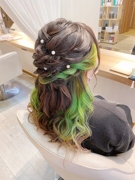 ララルーモ(LaＬaｒＯomo) ゆるふわハーフアップ