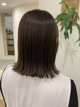 ウィット(8) 切りっぱなしハネさせて可愛いミディアムボブ☆