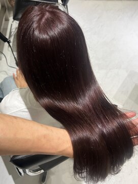 ヨロ 小岩(YOLO) イルミナカラーラベンダーピンクケアブリーチレイヤーカット