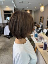 スアバイキキ(SuA by kiki.)&nbsp;デザインカラー/レイヤー/ウェットヘア/オリーブベージュ[千葉]