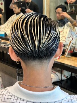 ビンゴ(BINGO) 1849黒髪ハイライトメッシュハイトーンスキンフェードバーバー