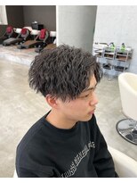 アレス バイ シカ 神戸三宮元町店(ALLES by Cica)&nbsp;波巻きツイストスパイラルパーマツーブロック刈り上げ