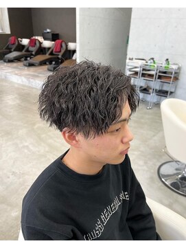 アレス バイ シカ 神戸三宮元町店(ALLES by Cica) 波巻きツイストスパイラルパーマツーブロック刈り上げ