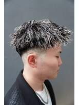 メンズグルーミングナンバーナイン(MEN'S GROOMING NUMBER NINE)&nbsp;フェードカット/ホワイトメッシュ/【早田隼哉】