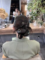 ティティ(TiTi)&nbsp;タイトアレンジ Y2K 結婚式 お呼ばれヘア[TiTi_福田りの]