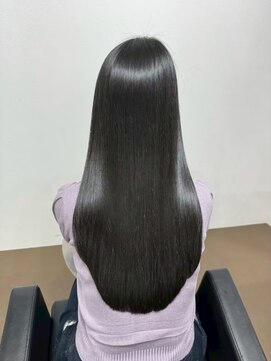 イオエ 元町(ioe) 前髪/暗髪カラー/艶カラー/小顔カット/髪質改善/縮毛矯正/黒髪