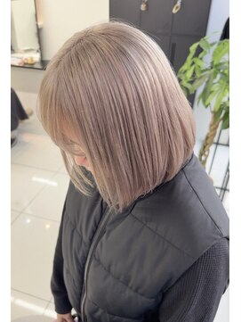 ユニークノベル 中央林間(unique novel) 【一番人気】巻かなくても可愛いベージュボブ　ブリーチ髪質改善