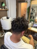 魔女の手仕事&nbsp;パーマ×カラー×耳リフレで叶える、大人の男の極上ケア