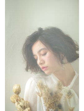 ビッケ(Vicke) 大人可愛いウェービークールボブ