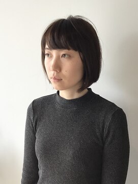 ピーロ(piilo) 切りっぱなしボブ/隠しインナーカラー/前下がり
