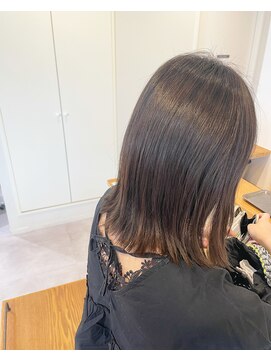 ロレ(lole') ミディアムボブ