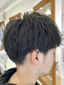 ヘッズ 本八幡店(HEADS) MEN'S HAIR  センターパート　ツイストスパイラル　コンマヘア