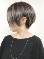 【morio原宿】大人　ショート　ハイライトカラー　白髪ぼかし