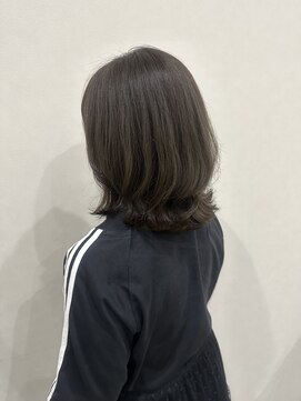 メル ヨコハマ(MeL) 外ハネ レイヤーカット【横浜/横浜駅】