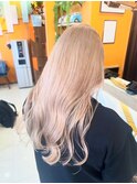 ピンクベージュ