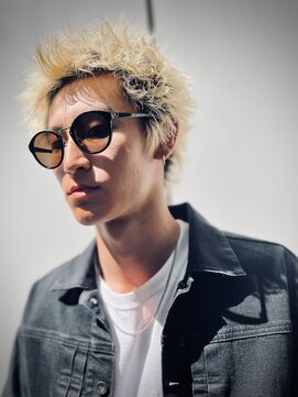 クワトロレオーネ 大阪梅田茶屋町(QUATTRO LEONE) スパイキーショート・ハイトーンブリーチ