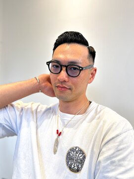 キングコング バーバーショップ バイ アルバレス(KING KONG BARBERSHOP by ALVAREZ) サイドパート/メンズカット/スキンフェード/小手指/所沢市/入間
