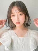 うる艶髪外ハネボブ薄めバング前髪ハイライトカラーセミディ