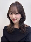 レイヤーカットハッシュカット顔まわりミディアムロング