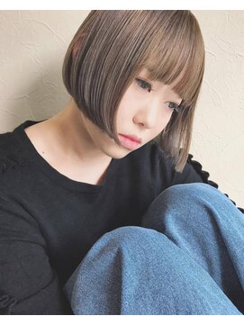 ヘアーデザイン ルシア(Hair Design Lucia) ぱっつんショートボブ×セピアグレージュ