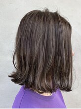 透明感カラー、立体カラー、デザインカラー、艶感のあるカラーなど薬剤にもこだわっております。