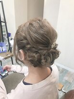 リノカヒリ(Lino kahili)&nbsp;ツイスト編み込みアレンジ