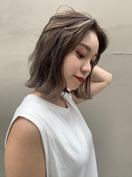トリッカ 代官山(tricca) 柔らかハイライトボブ