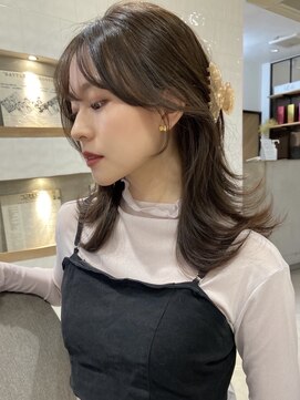 アイヴィ 表参道(IVY) 顔まわりカット遅毛前髪カット艶カラーグレージュ似合わせカット