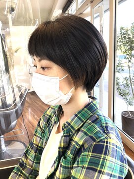 EM美容室 10代~50代 前髪短め可愛いショート