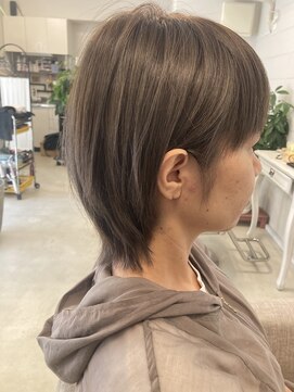 アネラ(anela) ショートウルフ