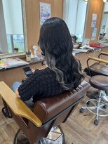 ラッシュヘアー(Rush hair) ホワイトグレーイヤリングカラー