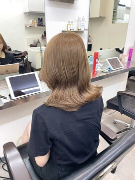 アオ(ao.) ブリーチなしベージュ/シアーカラー/セミディ