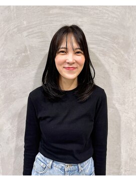 エミュ(emu) レイヤーカット×透明感カラー