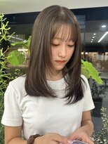 エム(M) 【ブリーチなし】オリーブベージュカラー/レイヤーカット/20代