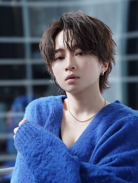 アルファ 新宿(alpha) サーフカール/ 刈り上げセンターパート/ブルーブラック[新宿駅]