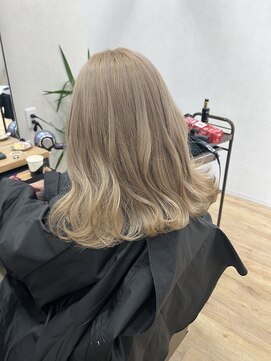 フリック(FLiC) ハイトーンミルクティーベージュ