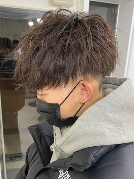 エルマーク 豊中(L-MARK) スパイラルパーマツイストパーマアップバング短髪メッシュ