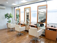 ボタン 木更津店(BOTAN)の雰囲気（２Fフロアも美容室全セット面１２席の大型サロン）