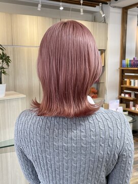 ラヴィエール(LAVIERE by R-EVOLUT) ミディアムレイヤー　ピンクベージュ　ハイトーン　くびれヘア柏