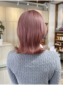 ミディアムレイヤー ピンクベージュ ハイトーン くびれヘア柏