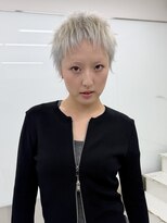 ピークアブー 銀座中央通り(PEEK-A-BOO)&nbsp;ホワイトブロンドブリーチカラーレディースベリーショート
