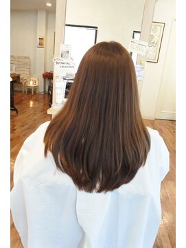 アンプレヴーアジュテ(Impre'vu ajoute) みずみずしいさらツヤストレート