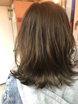モアヘアー(MORE-HAIR) くすみハイライト